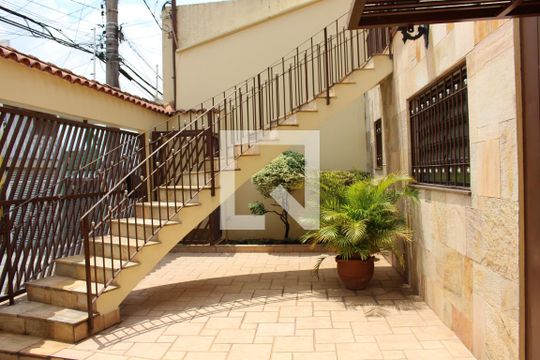 Quintal de casa à venda com 4 quartos, 583m² em Vila Palmeiras, São Paulo