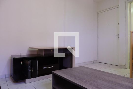 Sala de apartamento para alugar com 1 quarto, 40m² em Jacarepaguá, Rio de Janeiro