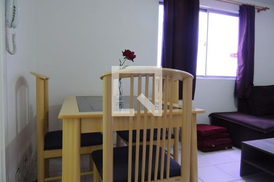 Sala de apartamento para alugar com 1 quarto, 40m² em Jacarepaguá, Rio de Janeiro