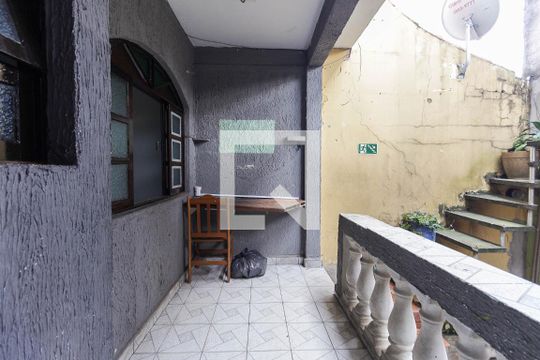 Área Externa de casa para alugar com 2 quartos, 100m² em Cidade Antônio Estevão de Carvalho, São Paulo