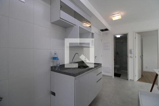 Cozinha de apartamento para alugar com 2 quartos, 34m² em Jardim Taquaral, São Paulo