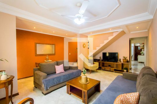 Casa à venda com 2 quartos, 187m² em Jardim Las Vegas, Santo André