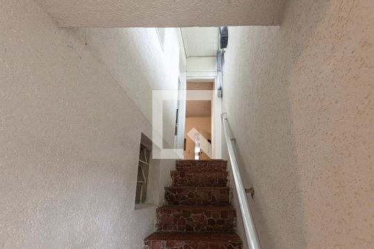 Casa à venda com 4 quartos, 300m² em Vila Ipojuca, São Paulo