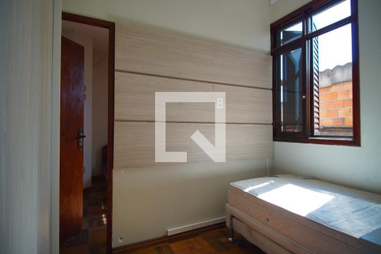 Quarto 1 de apartamento para alugar com 2 quartos, 60m² em Independência, Porto Alegre