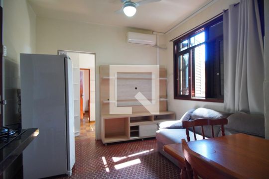 Sala de apartamento para alugar com 2 quartos, 60m² em Independência, Porto Alegre