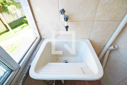 Área de Serviço de apartamento à venda com 2 quartos, 46m² em Cavalhada, Porto Alegre