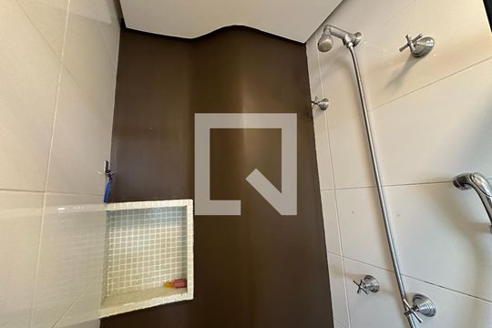 Banheiro de apartamento à venda com 2 quartos, 70m² em Jardim Iracema, Barueri