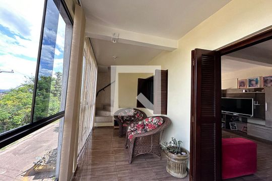 Sacada de casa à venda com 3 quartos, 400m² em Ideal, Novo Hamburgo