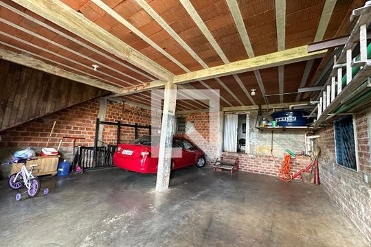 Garagem de casa à venda com 3 quartos, 400m² em Ideal, Novo Hamburgo