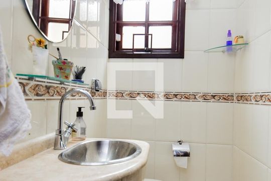Lavabo  de casa à venda com 3 quartos, 100m² em Vila Milton, Guarulhos
