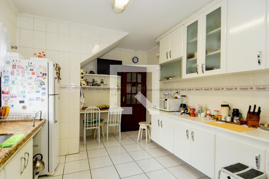 Cozinha de casa à venda com 3 quartos, 100m² em Vila Milton, Guarulhos