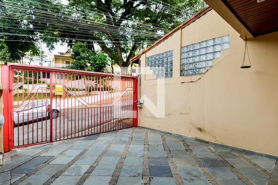 Garagem de casa à venda com 3 quartos, 100m² em Vila Milton, Guarulhos