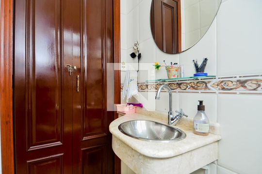 Lavabo  de casa à venda com 3 quartos, 100m² em Vila Milton, Guarulhos