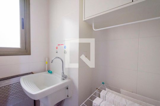 Área de Serviço de apartamento para alugar com 3 quartos, 89m² em Cavalhada, Porto Alegre