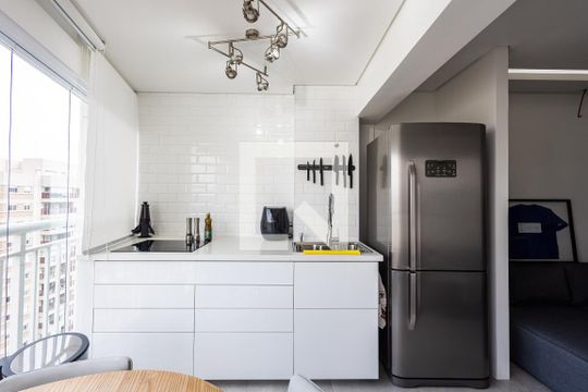 Cozinha de apartamento à venda com 1 quarto, 39m² em Pinheiros, São Paulo