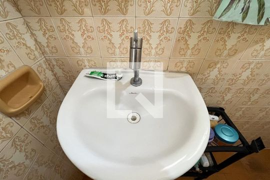 Casa 1- Banheiro de casa à venda com 5 quartos, 240m² em Jardim Oriental, São Paulo