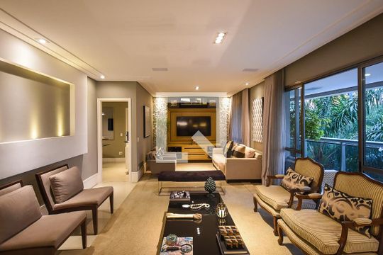 Apartamento à venda com 3 quartos, 212m² em Vila Suzana, São Paulo