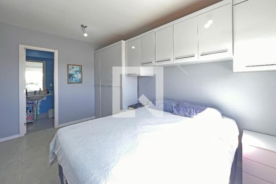 Suíte de apartamento à venda com 2 quartos, 69m² em Glória, Porto Alegre