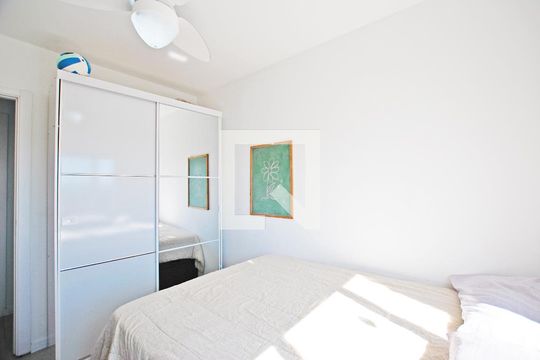 Quarto de apartamento à venda com 2 quartos, 69m² em Glória, Porto Alegre