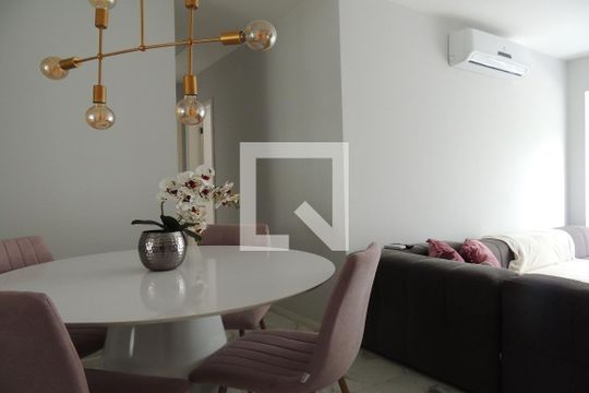 Sala de apartamento à venda com 2 quartos, 78m² em Camorim, Rio de Janeiro