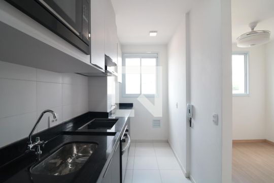 Cozinha de apartamento para alugar com 2 quartos, 38m² em Brás, São Paulo