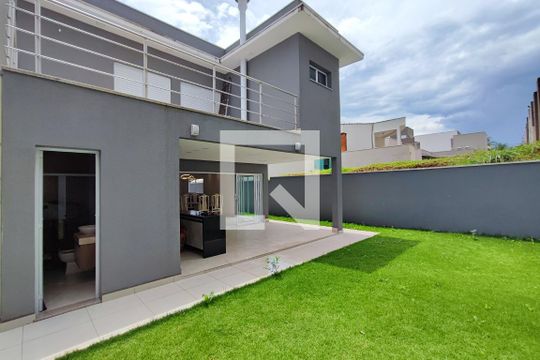 Quintal  de casa de condomínio à venda com 3 quartos, 360m² em Swiss Park, Campinas