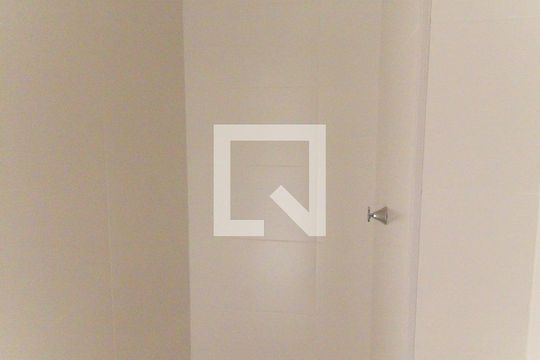 Banheiro de apartamento para alugar com 2 quartos, 32m² em Vila Nova Curuçá, São Paulo