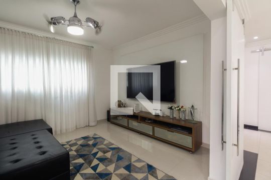 Sala de TV de casa à venda com 4 quartos, 390m² em Jardim Textil, São Paulo
