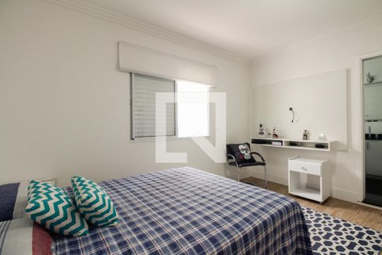 Suíte 3 de casa à venda com 4 quartos, 390m² em Jardim Textil, São Paulo
