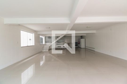 Garagem de casa à venda com 4 quartos, 390m² em Jardim Textil, São Paulo