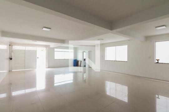 Garagem de casa à venda com 4 quartos, 390m² em Jardim Textil, São Paulo