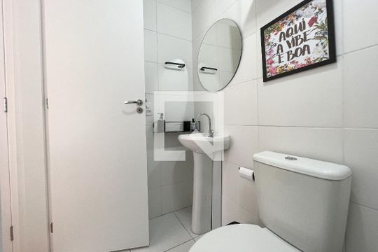 Banheiro de apartamento para alugar com 1 quarto, 30m² em Água Branca, São Paulo