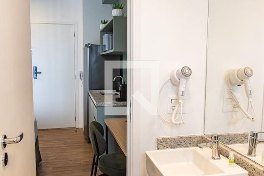 Banheiro de apartamento para alugar com 1 quarto, 23m² em Vila Mariana, São Paulo