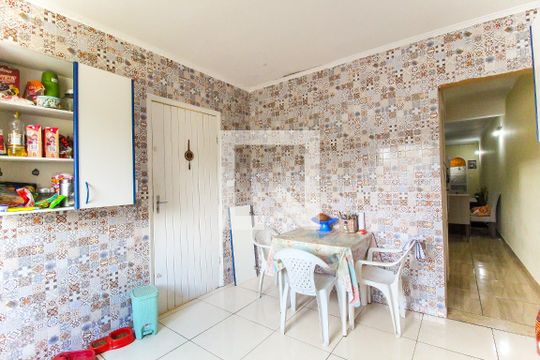 Cozinha de casa à venda com 3 quartos, 130m² em Vila Regina, São Paulo