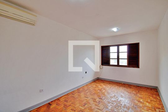 Quarto 1 de casa para alugar com 2 quartos, 250m² em Jardim Maria Rosa, Taboão da Serra