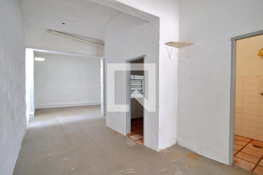 Garagem de casa para alugar com 2 quartos, 250m² em Jardim Maria Rosa, Taboão da Serra