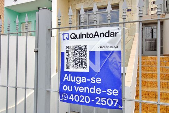 Fachada de casa para alugar com 2 quartos, 250m² em Jardim Maria Rosa, Taboão da Serra