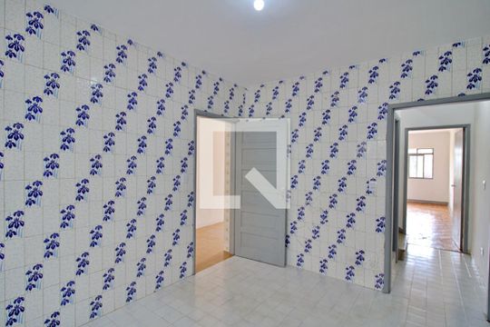 Cozinha de casa para alugar com 2 quartos, 250m² em Jardim Maria Rosa, Taboão da Serra