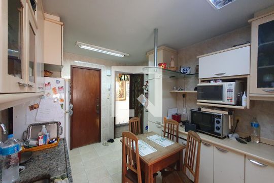 Cozinha de apartamento à venda com 3 quartos, 86m² em Tijuca, Rio de Janeiro