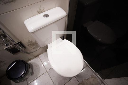 Banheiro 1 de casa à venda com 3 quartos, 200m² em Floramar, Belo Horizonte