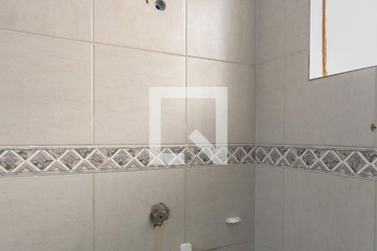Banheiro de casa para alugar com 3 quartos, 125m² em Carlos Prates, Belo Horizonte