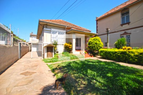 Fachada de casa à venda com 5 quartos, 594m² em Glória, Porto Alegre