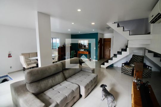 Sala de casa para alugar com 4 quartos, 340m² em Vargem Grande, Rio de Janeiro