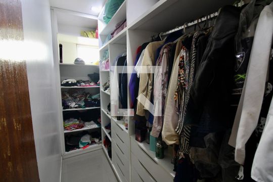 Closet de casa à venda com 4 quartos, 340m² em Vargem Grande, Rio de Janeiro