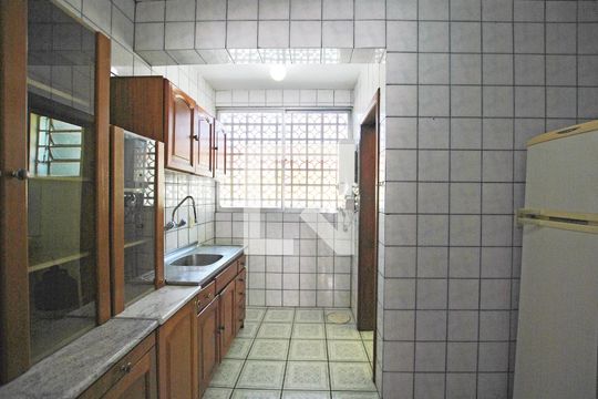 Cozinha de apartamento para alugar com 3 quartos, 80m² em Santa Tereza, Porto Alegre