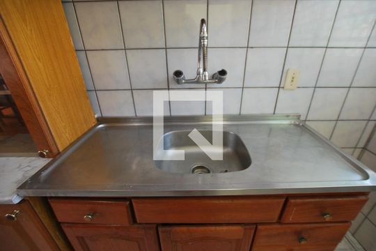 Cozinha de apartamento para alugar com 3 quartos, 80m² em Santa Tereza, Porto Alegre