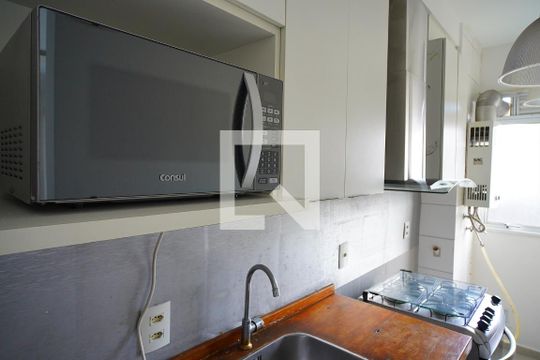 Cozinha de apartamento à venda com 2 quartos, 55m² em Sarandi, Porto Alegre