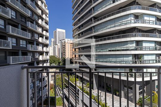 Varanda de kitnet/studio à venda com 1 quarto, 30m² em Vila Nova Conceição, São Paulo