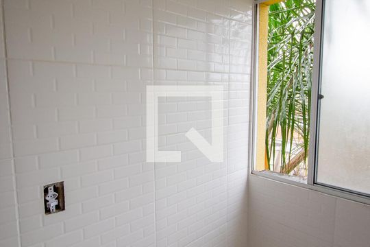 Lavanderia de apartamento à venda com 3 quartos, 88m² em Vila Carmosina, São Paulo
