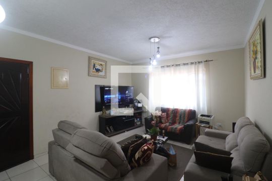 Sala  de casa à venda com 5 quartos, 220m² em Vila Carbone, São Paulo